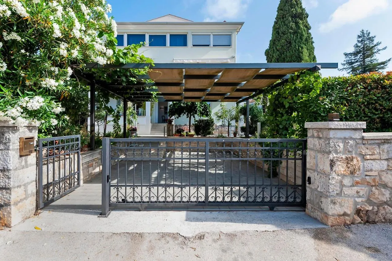 Apartments El Corsaro Rovinj 0*,